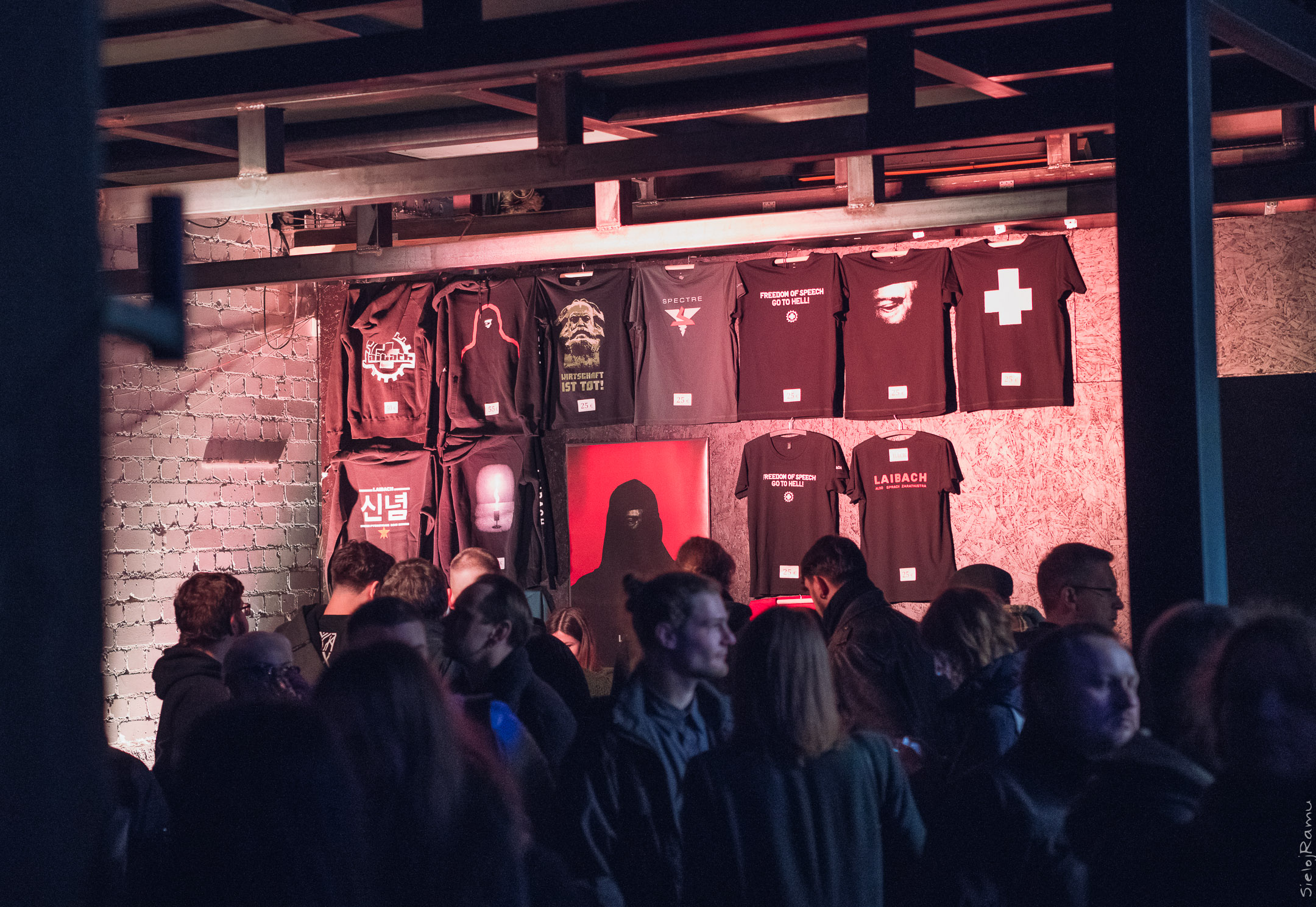 Laibach – 9/138
